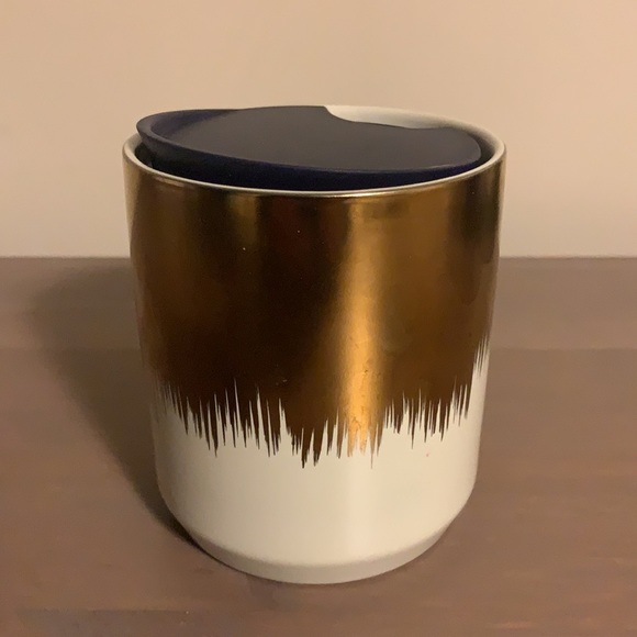 Starbucks Cream and Gold Ceramic To Go Mug with Plastic Lid - Picture 3 of 10